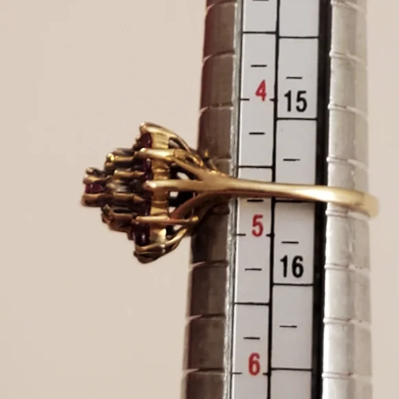 Beautiful 10k yg ruby/ diamond ring - Picture 6 of 7